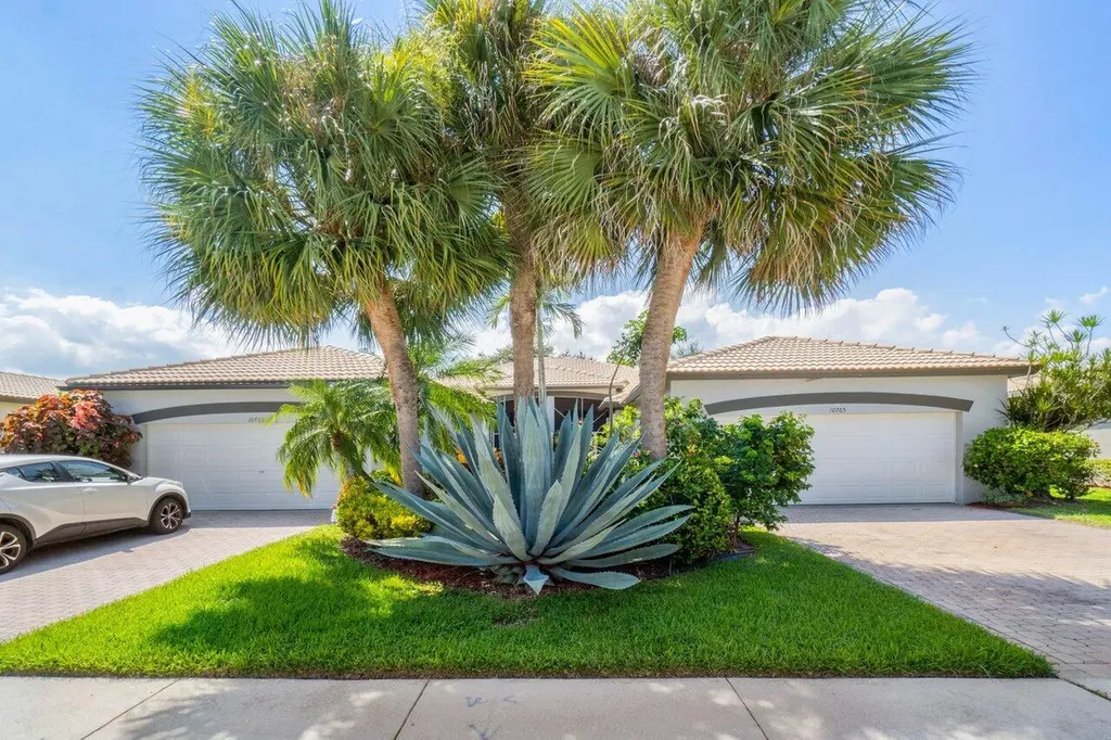 10765 Royal Caribbean Circle Boynton Beach FL 33437