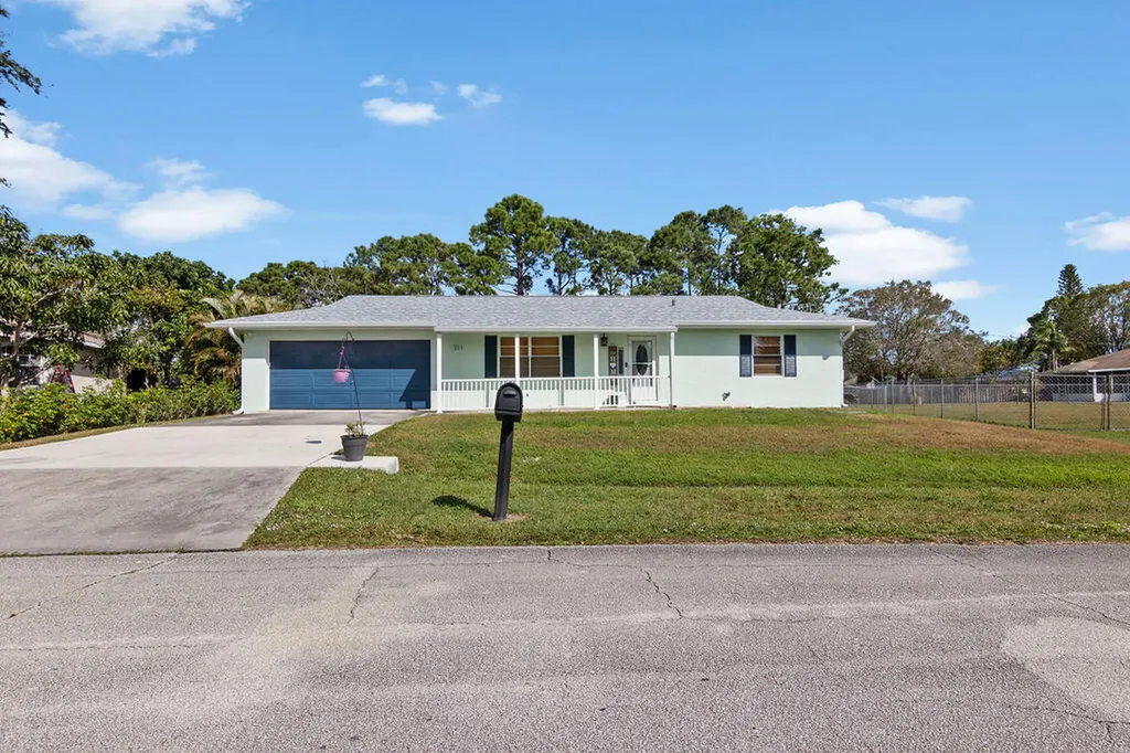 311 NW Sherbrooke Avenue Port St Lucie FL 34983