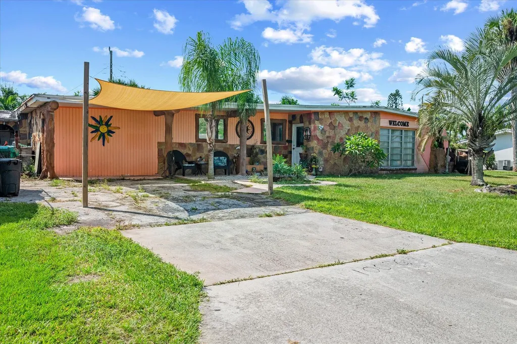 756 Oak Street Port St Lucie FL 34952