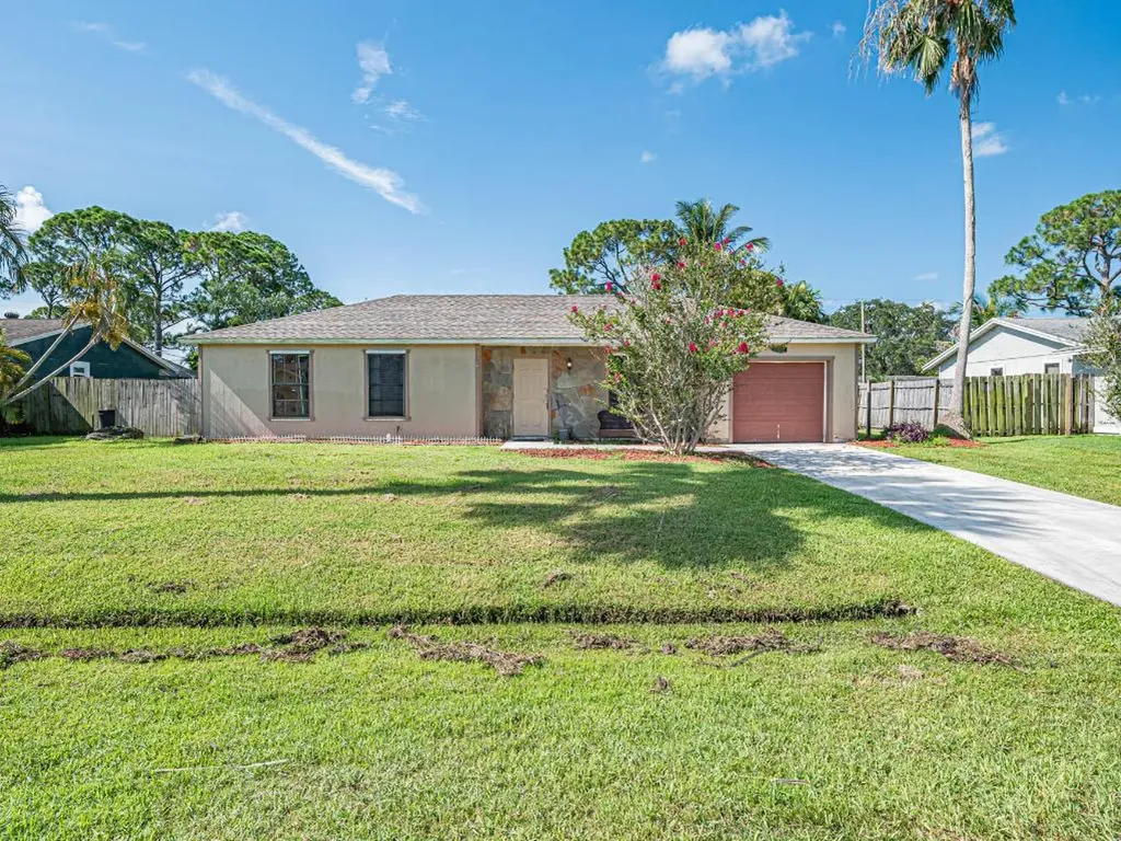 662 SE Ron Rico Terrace Port St Lucie FL 34983