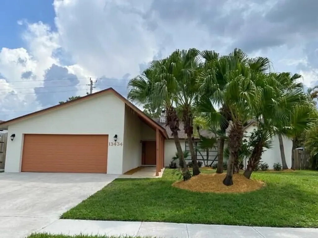 13434 Columbine Avenue Wellington FL 33414