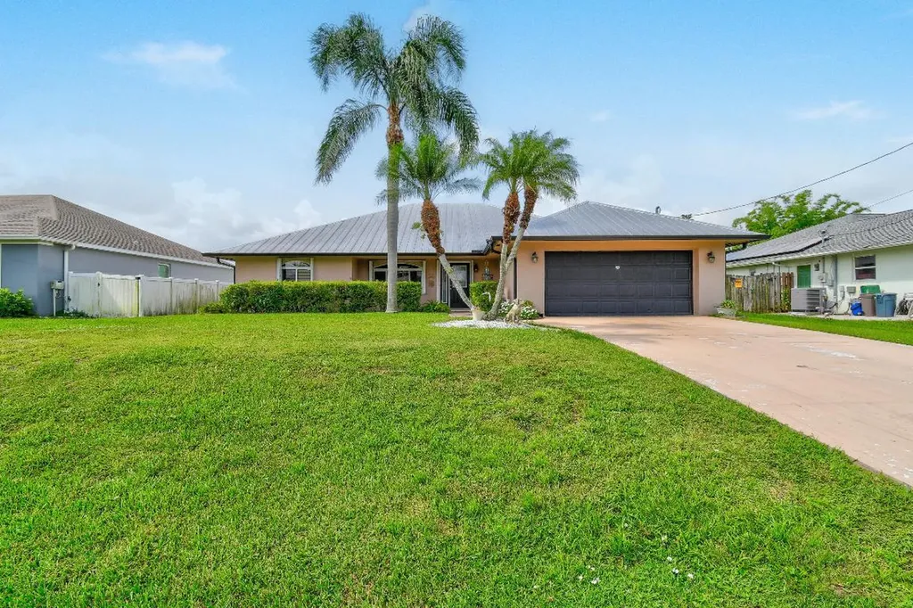 934 SW Dalton Avenue Port St Lucie FL 34953