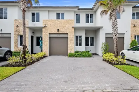 840 Pioneer Way Royal Palm Beach FL 33411