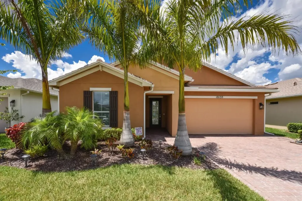 10135 SW Coral Tree Circle Port St Lucie FL 34987