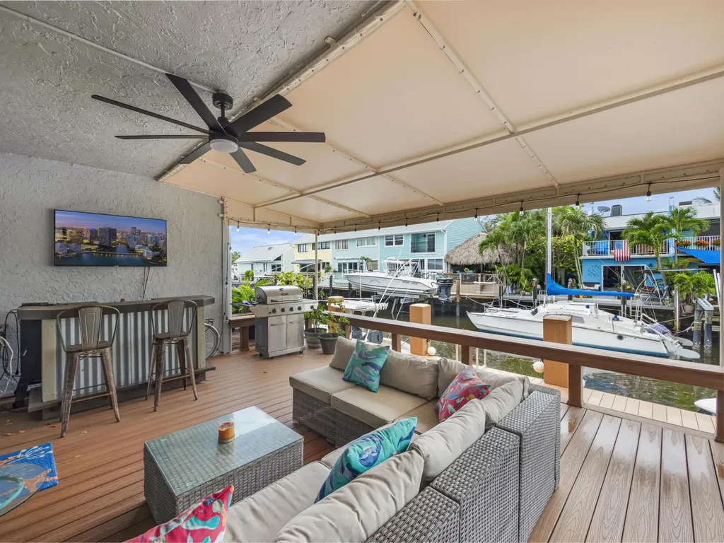 732 NE 12th Terrace Boynton Beach FL 33435