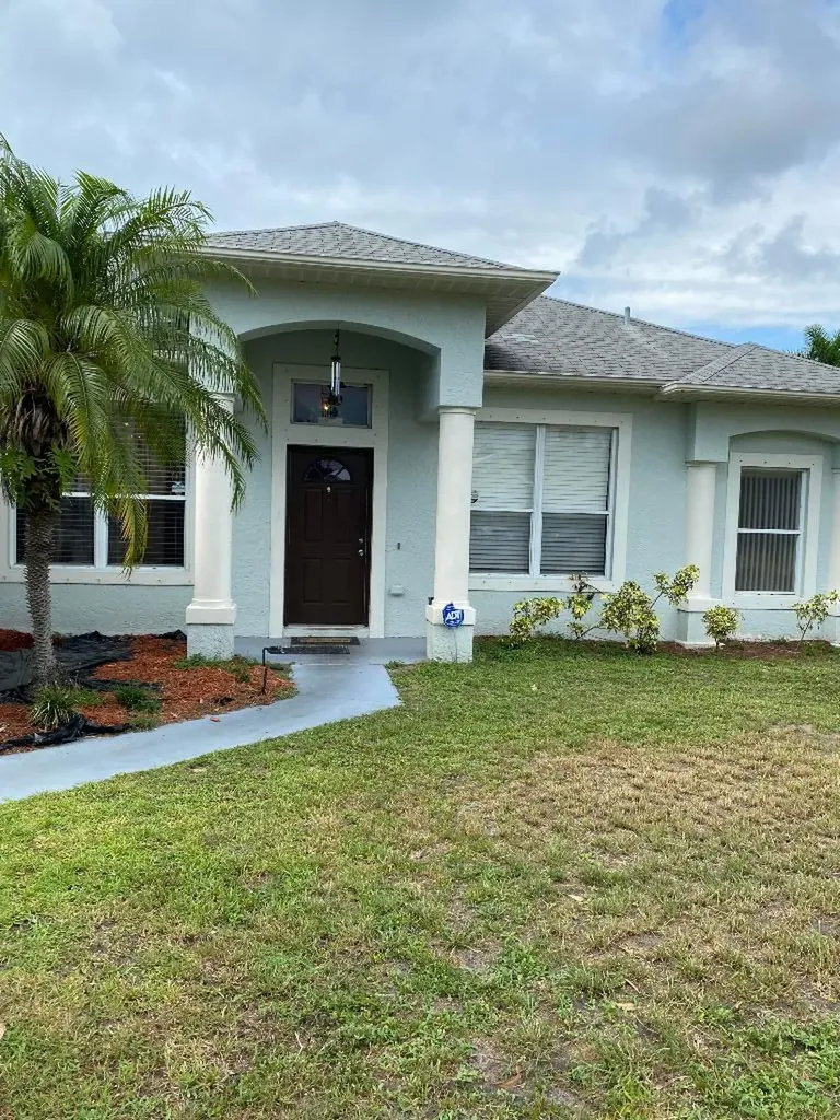 3304 SE West Snow Road Port St Lucie FL 34984