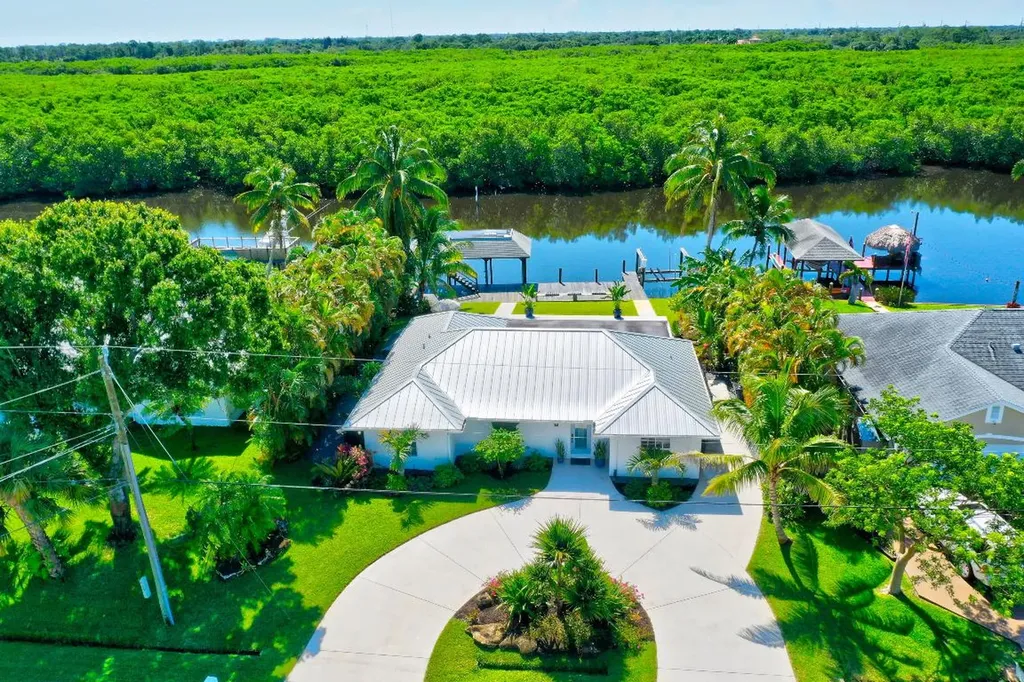 2057 SE Crowberry Drive Port St Lucie FL 34983
