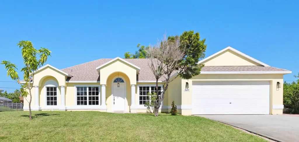4272 SW Carl Street Port St Lucie FL 34953
