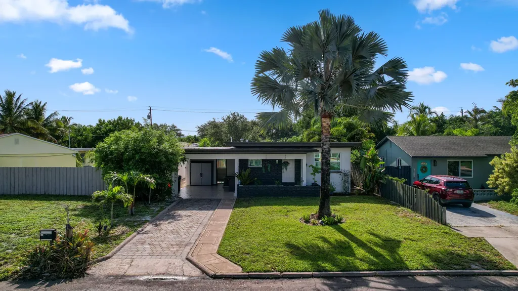 1520 N D Street Lake Worth Beach FL 33460