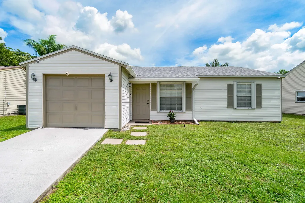 5175 Canal Circle S Lake Worth FL 33467