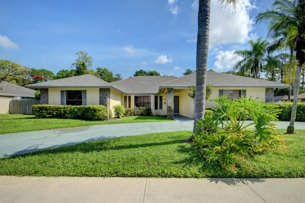 13385 La Mirada Circle Wellington FL 33414