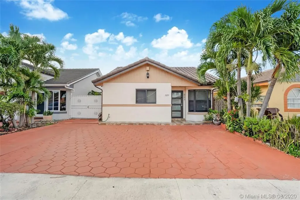 2693 W 73rd Place Hialeah FL 33016