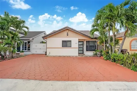 2693 W 73rd Place Hialeah FL 33016
