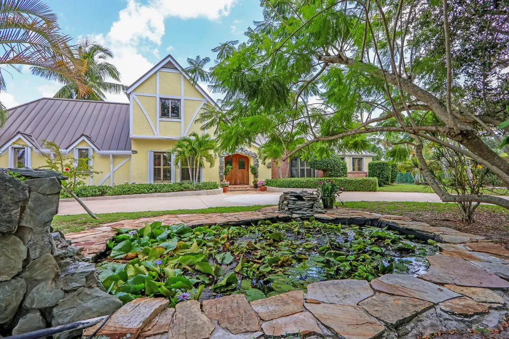 8433 SE Woodmere Street Hobe Sound FL 33455