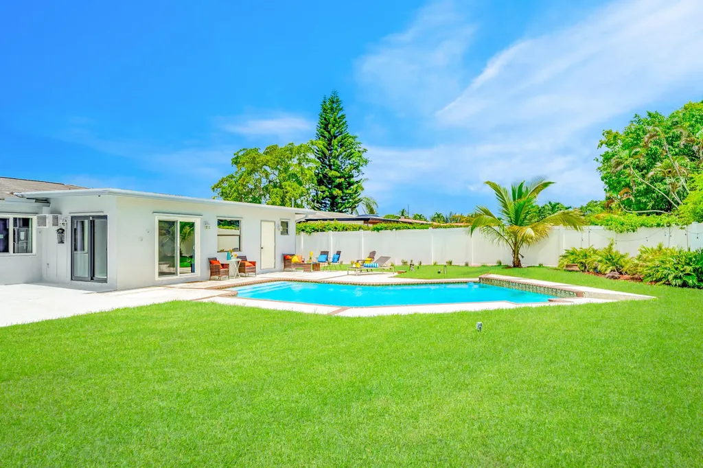22170 Aquila Street Boca Raton FL 33428