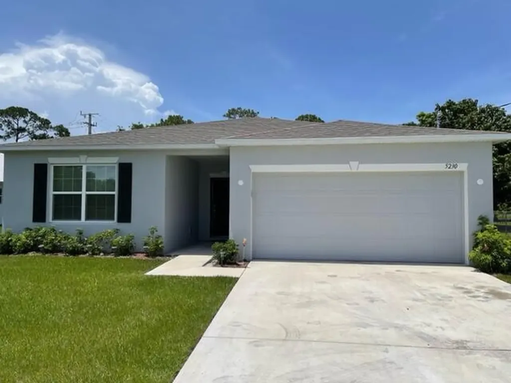 5230 NW North Piper Circle Port St Lucie FL 34986