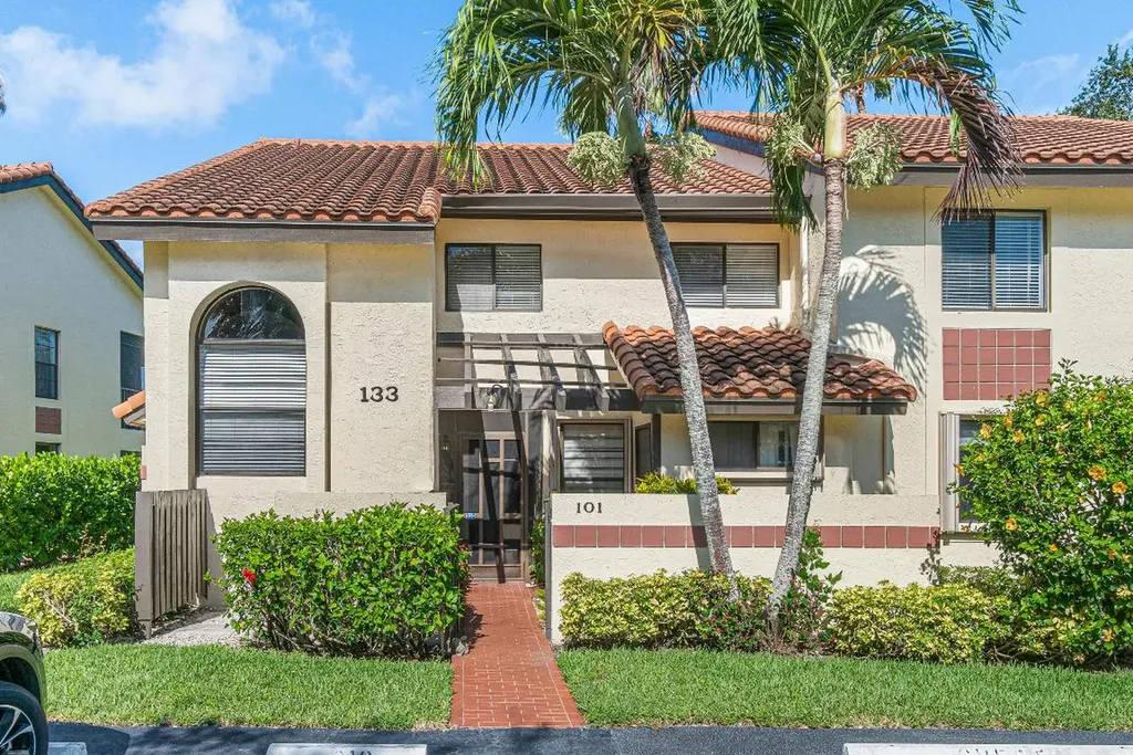 10447 S Circle Lake Drive Boynton Beach FL 33437