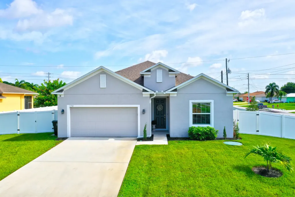 1701 SW Haylake Avenue Port St Lucie FL 34953