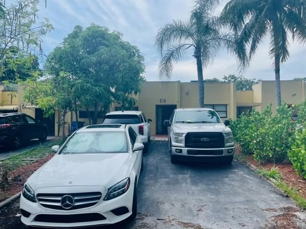 218 NW 46th Court Deerfield Beach FL 33064