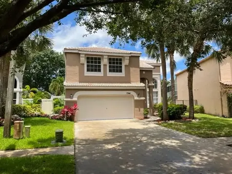 7566 Oak Grove Circle Lake Worth FL 33467