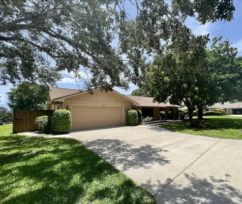 560 W Forest Trail Vero Beach FL 32962