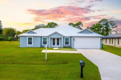 2242 SE Grand Drive Port St Lucie FL 34952