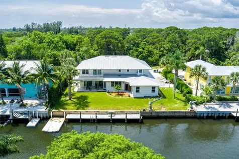 9205 SE Delafield Street Hobe Sound FL 33455
