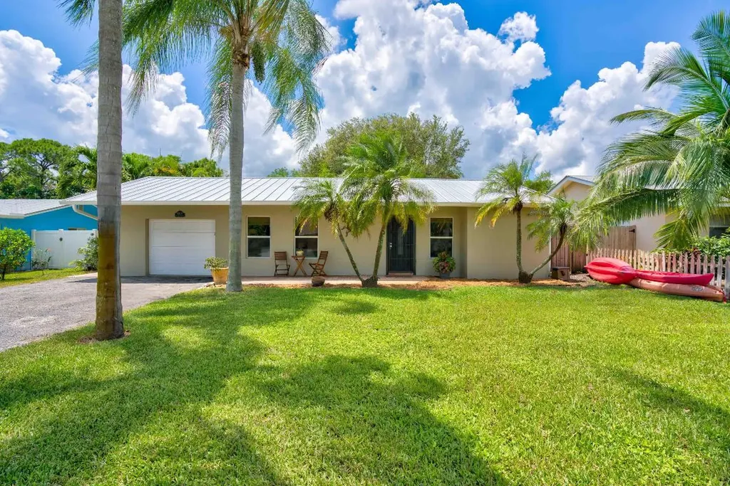 8804 SE Jardin Street Hobe Sound FL 33455