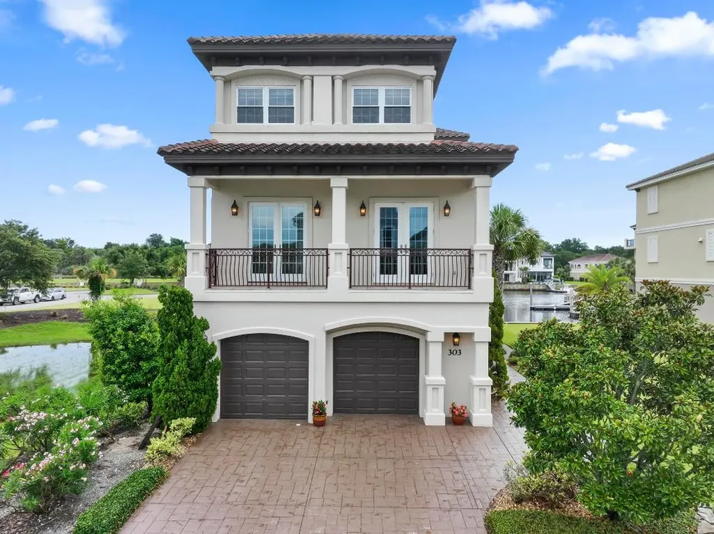 303 Yacht Harbor Drive Palm Coast FL 32137