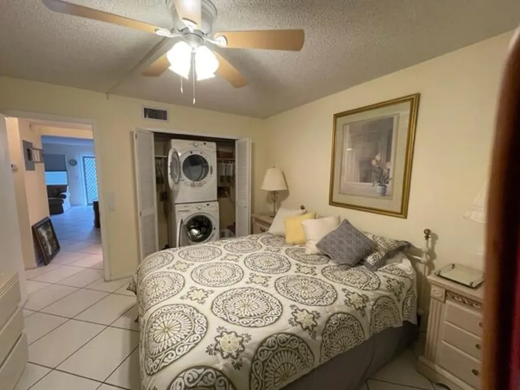 350 Horizons E Boynton Beach FL 33435