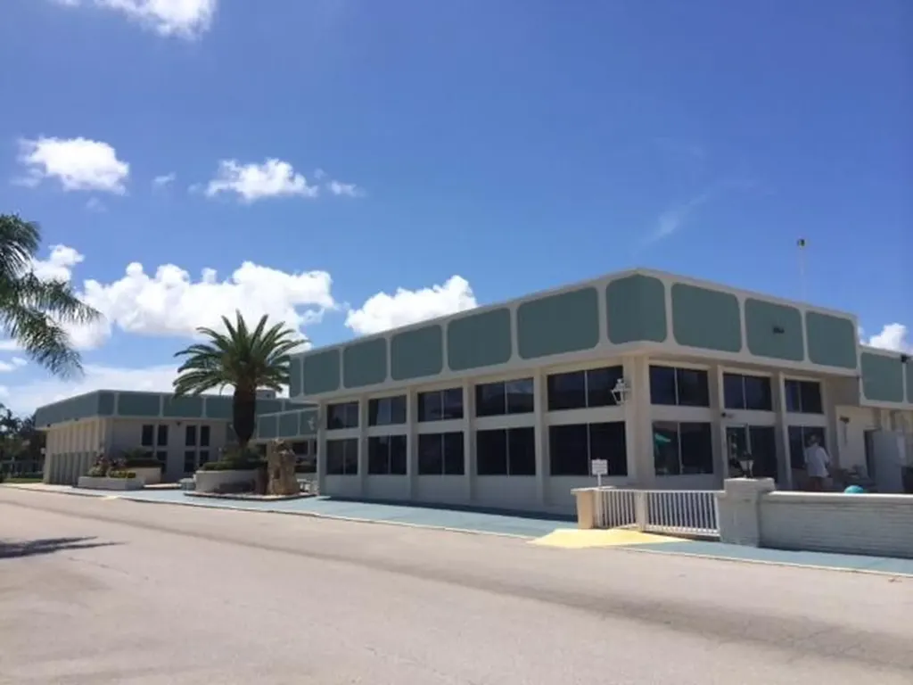 350 Horizons E Boynton Beach FL 33435