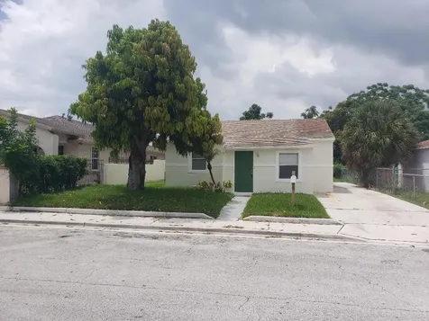 817 W 4th Street Riviera Beach FL 33404