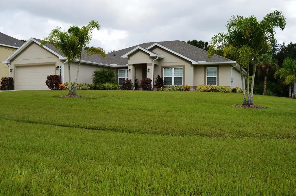 1698 SW Ruiz Terrace Port St Lucie FL 34953