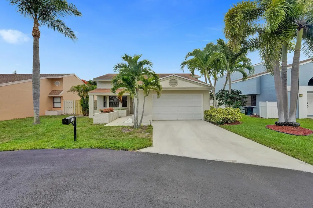 11 Kyle Way Boynton Beach FL 33426