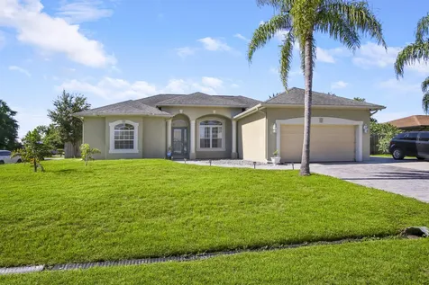 1402 SW Abingdon Avenue Port St Lucie FL 34953