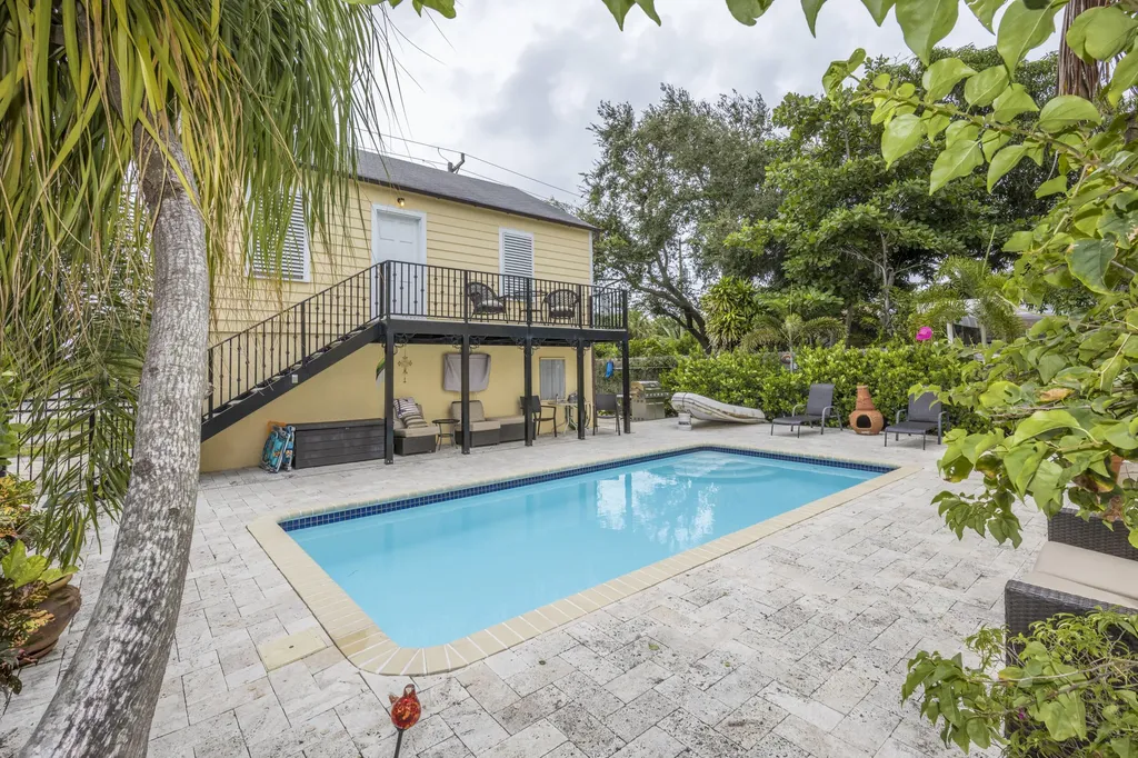 801 N Federal Highway Lake Worth Beach FL 33460