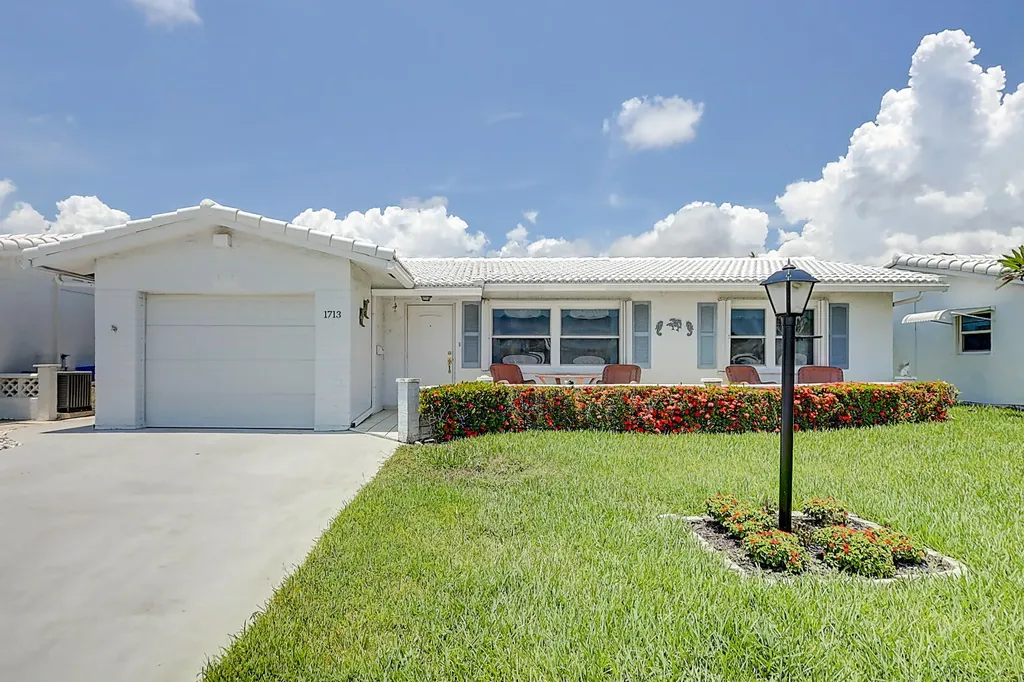 1713 SW 22nd Street Boynton Beach FL 33426