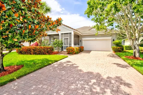 194 NW Willow Grove Avenue Port St Lucie FL 34986