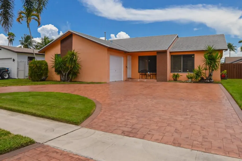 11719 NW 37th Street Sunrise FL 33323