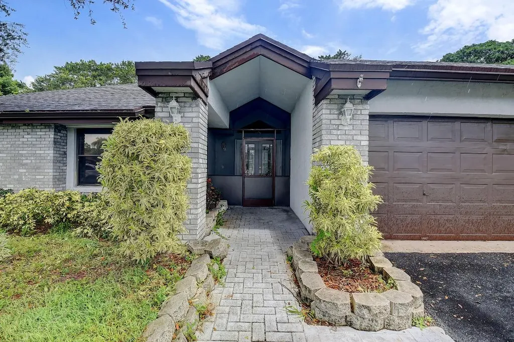 18344 181st Circle S Boca Raton FL 33498