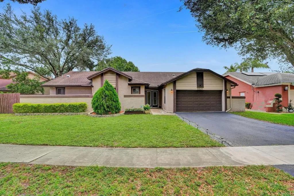 5620 SW 88th Avenue Cooper City FL 33328