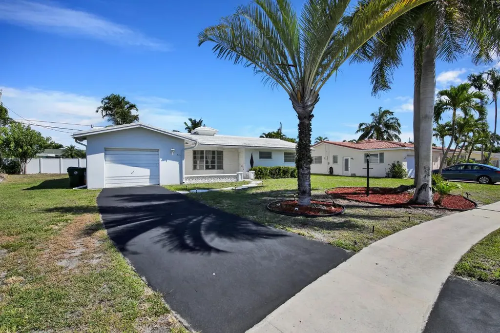 301 NE 24th Street Boca Raton FL 33431