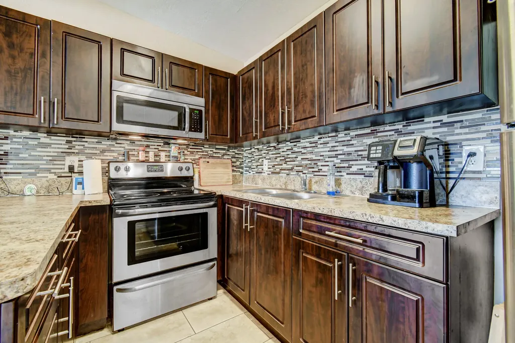 3801 Orange Street Lantana FL 33462