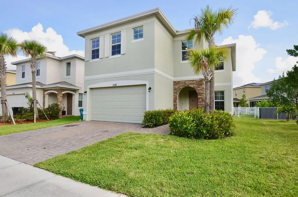 1580 NW Cataluna Circle Port St Lucie FL 34986
