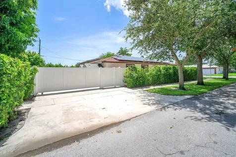 1 Tam O Shanter Lane Boca Raton FL 33431