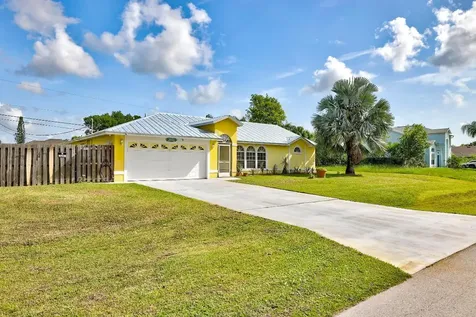 2142 SE North Blackwell Drive Port St Lucie FL 34952