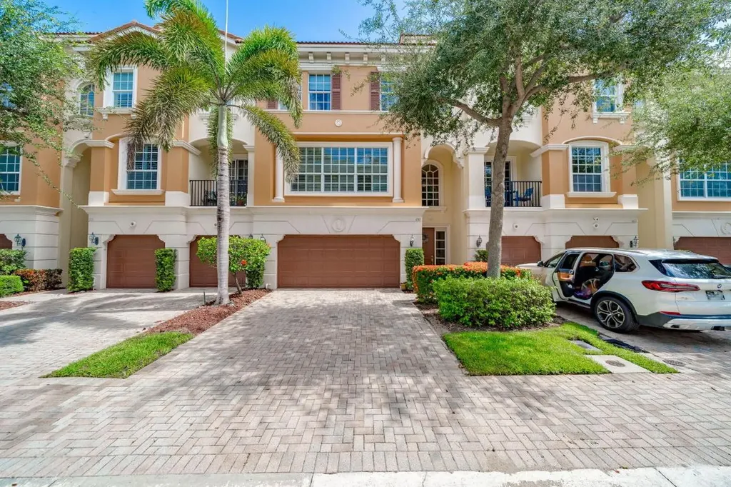 659 NE Trieste Lane Boca Raton FL 33487