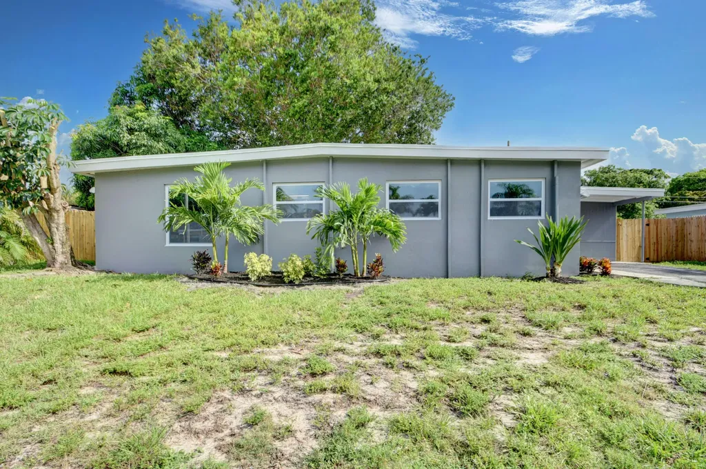 1325 Lake Geneva Drive Lake Worth Beach FL 33461