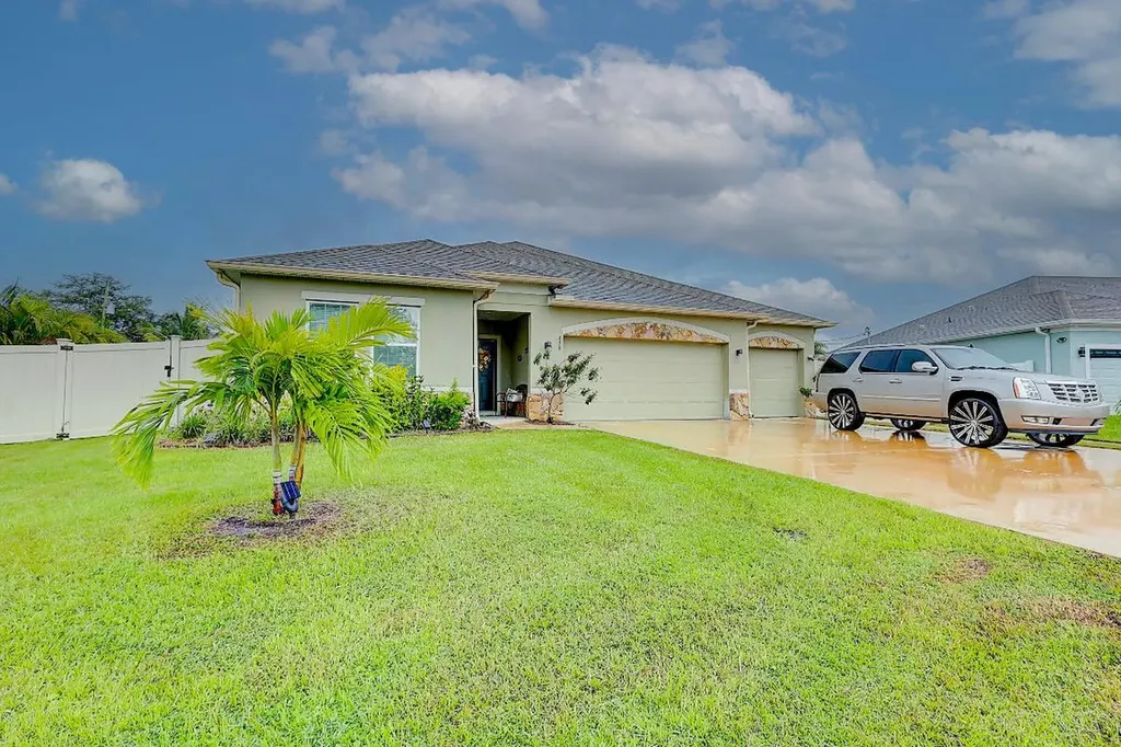 438 SW Naftal Place Port St Lucie FL 34953