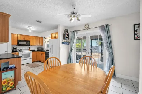2641 NW 98th Lane Coral Springs FL 33065